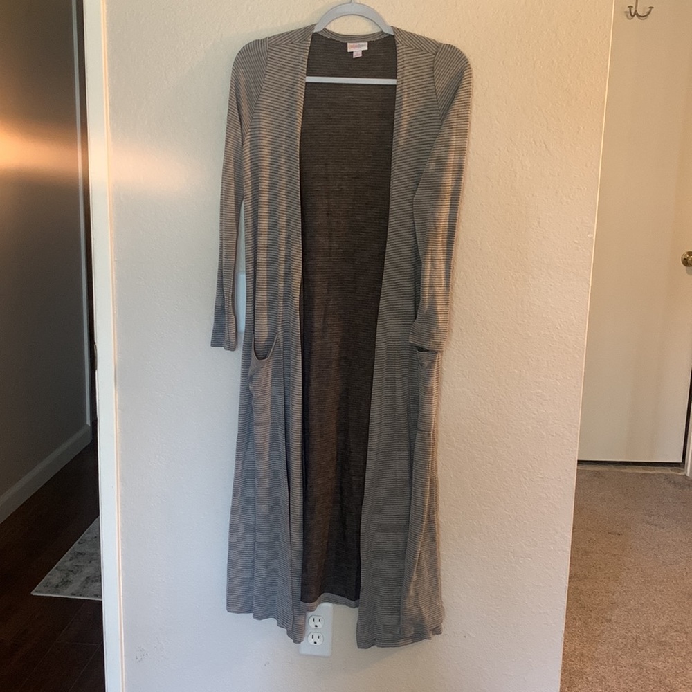 Lularoe Sarah Sweater - Picture 6 of 6